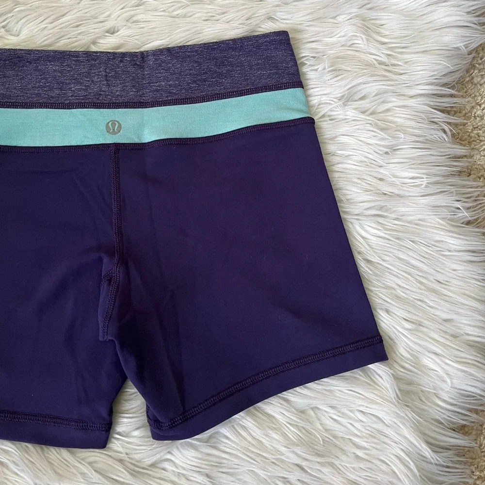 {Lululemon} Reverse Groove Short in Dense Purple / Heathered Angel Blue - Size 4
